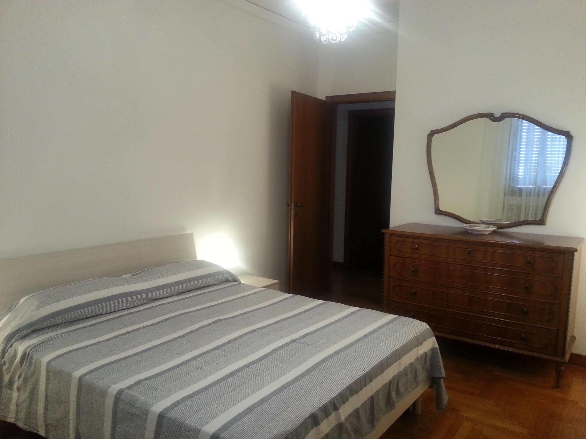 Appartamento Con 2 Camere E Garage Privato! Padova Dış mekan fotoğraf